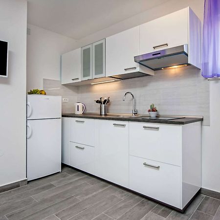 Apartment And Studio Tereza ロヴィニ エクステリア 写真