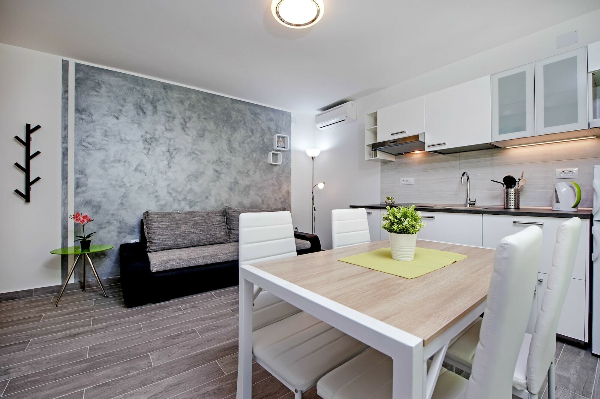 Apartment And Studio Tereza ロヴィニ エクステリア 写真